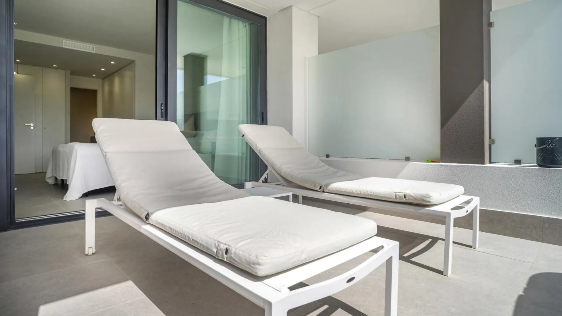 Lejlighed Fabuloso Apartamento Con Jardin Privado Y Jacuzzi Estepona
