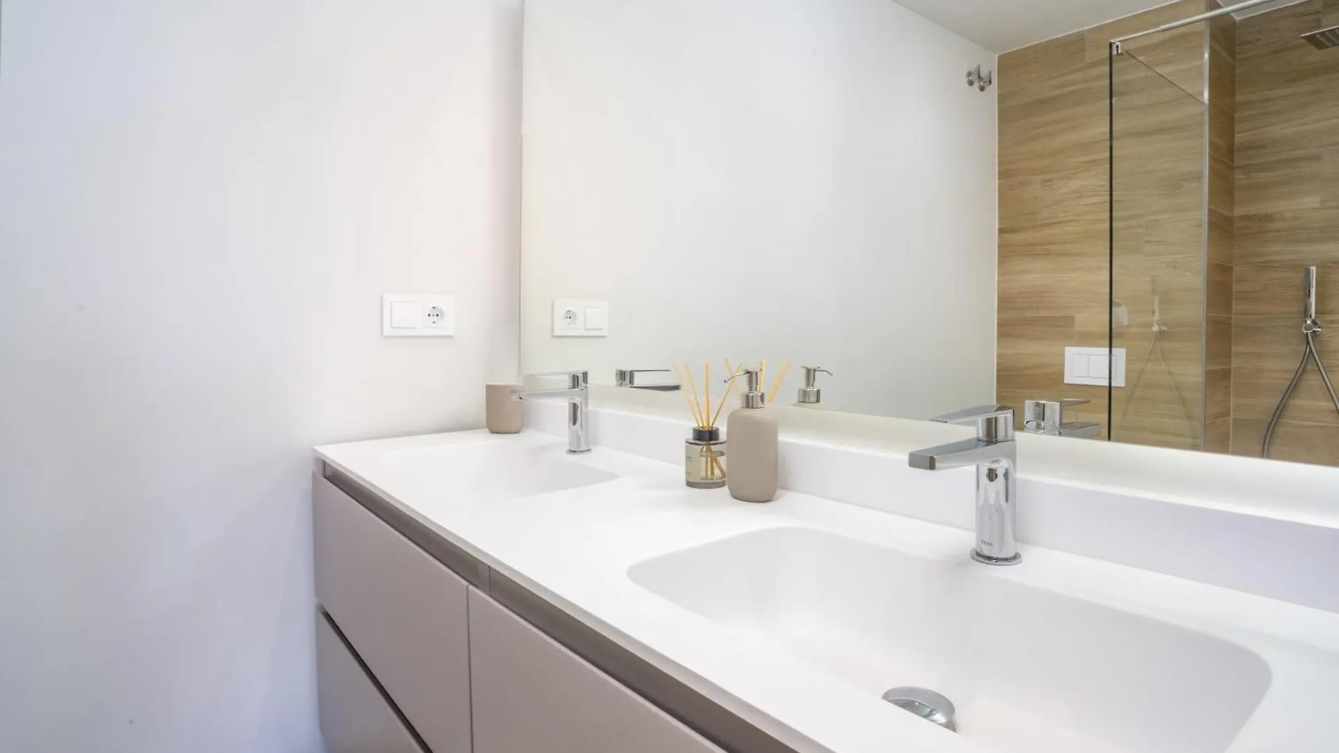 Lejlighed Fabuloso Apartamento Con Jardin Privado Y Jacuzzi Estepona